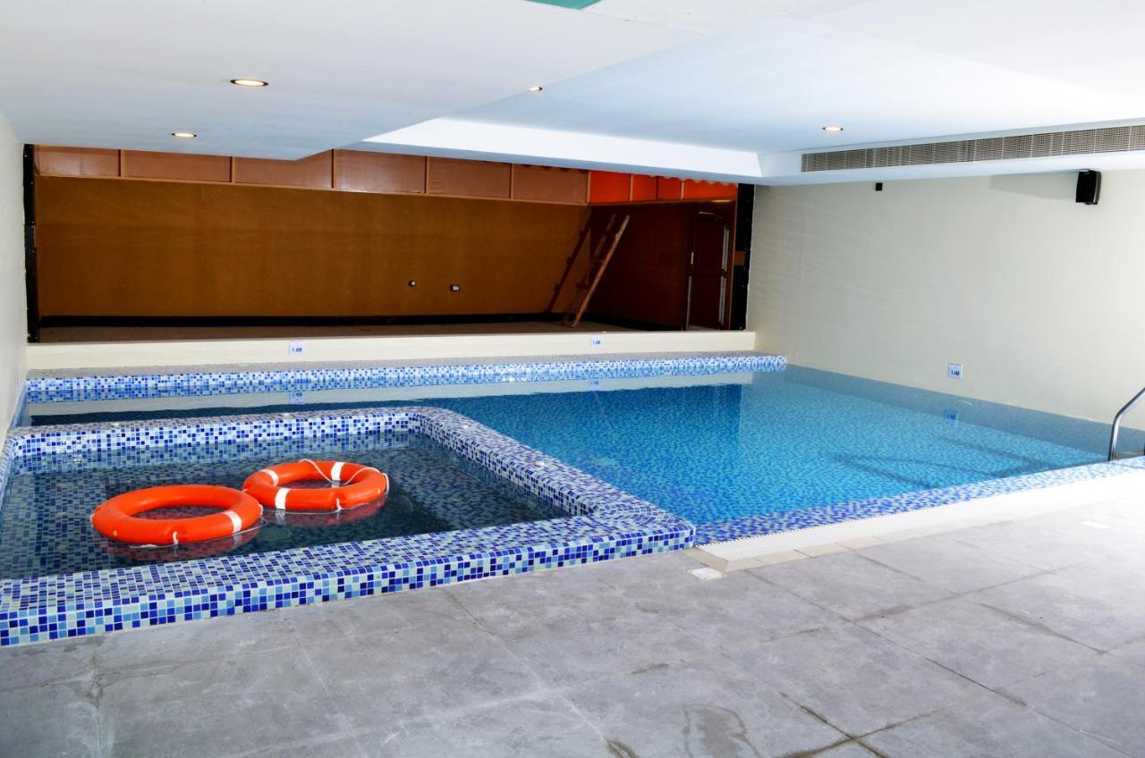 Nooh Tower Apartment Al Hidd Exterior photo