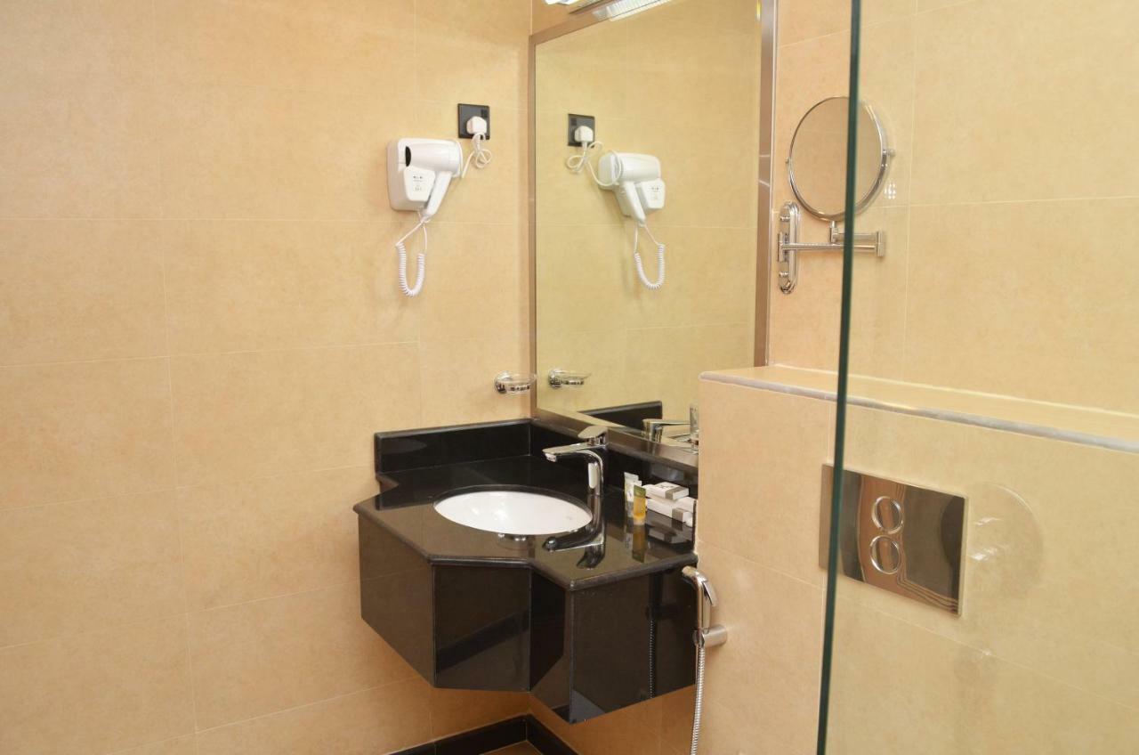 Nooh Tower Apartment Al Hidd Exterior photo