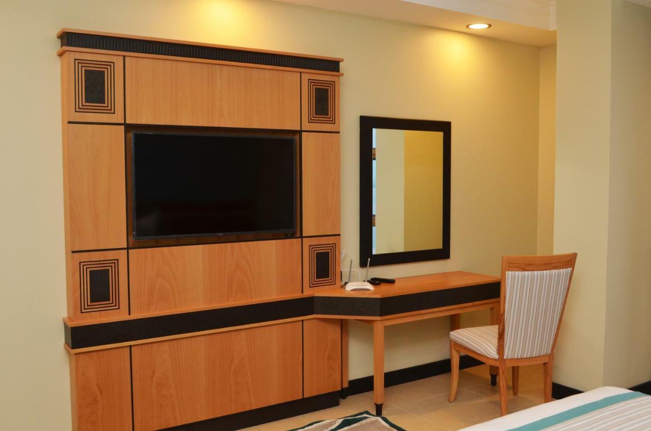 Nooh Tower Apartment Al Hidd Exterior photo